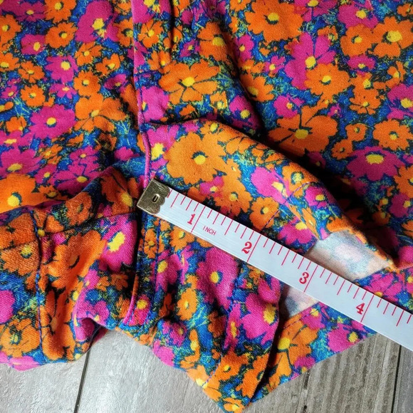 Volcom Floral Frochickie 2 1/2" Short "I MUST HAVE" Size 5 Juniors Pink Blush - Picture 9 of 15